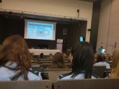 Uczniowie z klasy policyjnej i psychopedagogicznej na debacie o bezpieczeństwie