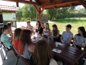 Klasowe grillowanie na nadnarwiańskich bulwarach