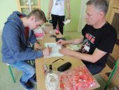 Chwyć Czerwoną Nitkę i oddaj krew!