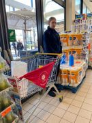 "Tak, Pomagam!" – Wolontariusze SKC w akcji zbiórki żywności