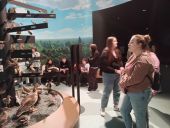 Uczniowie 3 TŻ i 3 AH w Muzeum Przyrodniczym w Białowieży