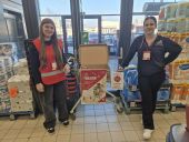 Uczennice naszego SKC wzięły udział w Ogólnopolskiej zbiórce żywności „Tak. Pomagam!”