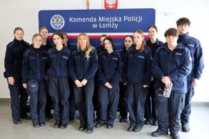 Czytaj więcej: Uczniowie klas mundurowych w Komendzie Miejskiej Policji w Łomży